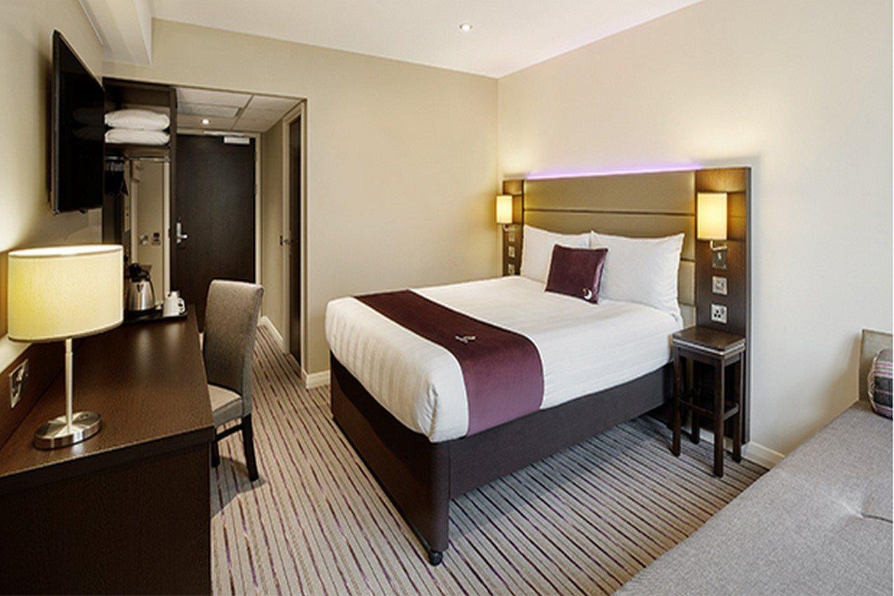 Premier Inn Premier Inn Stockport Central Екстер'єр фото