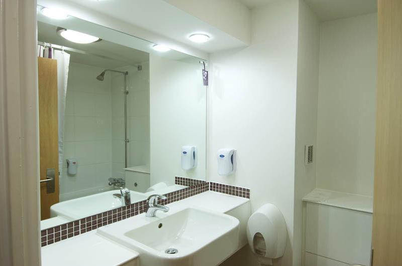 Premier Inn Premier Inn Stockport Central Екстер'єр фото