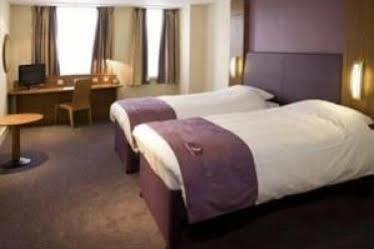 Premier Inn Premier Inn Stockport Central Екстер'єр фото